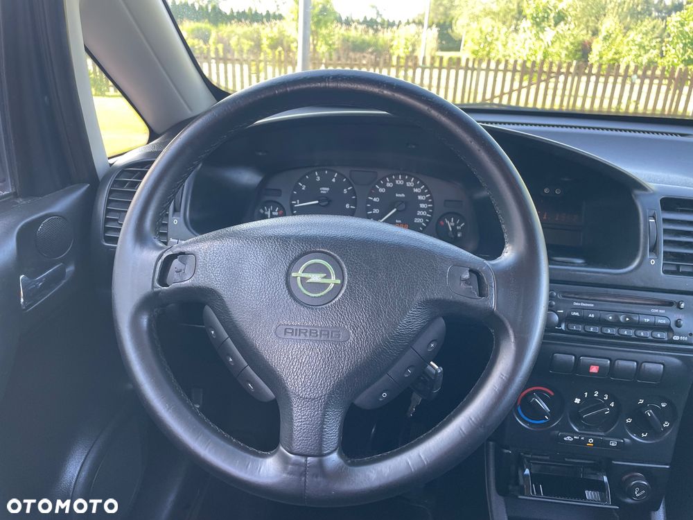 Opel Zafira 1.6 16V Elegance - 16