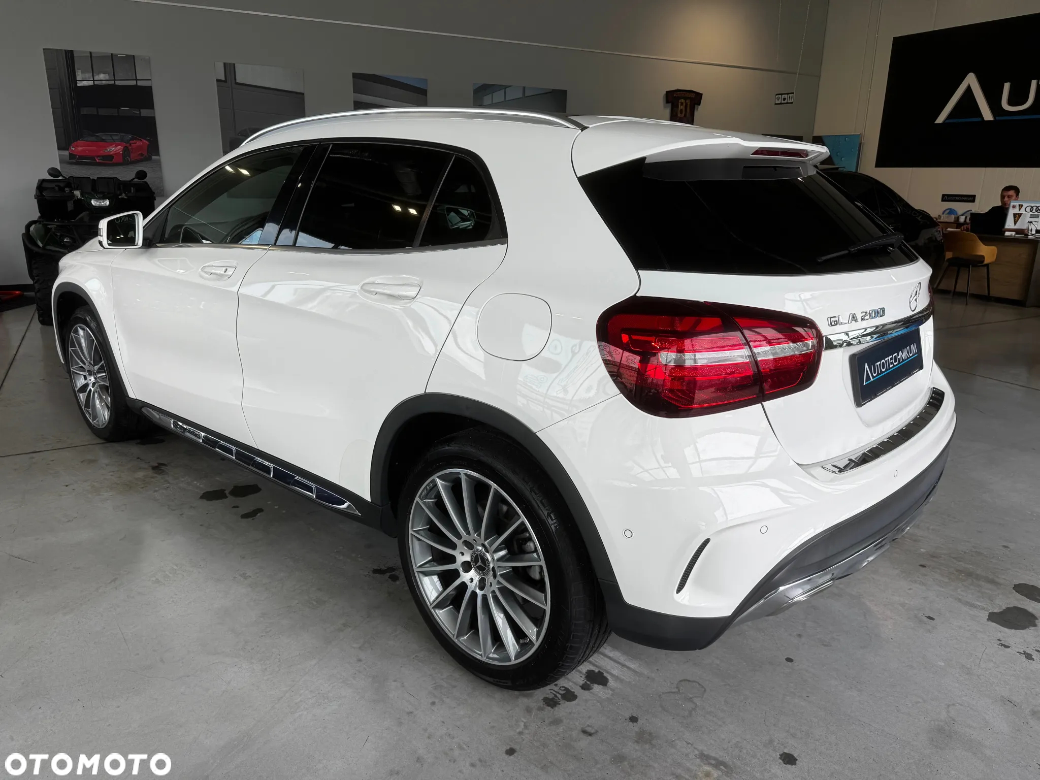 Mercedes-Benz GLA 200 7G-DCT AMG Line - 7