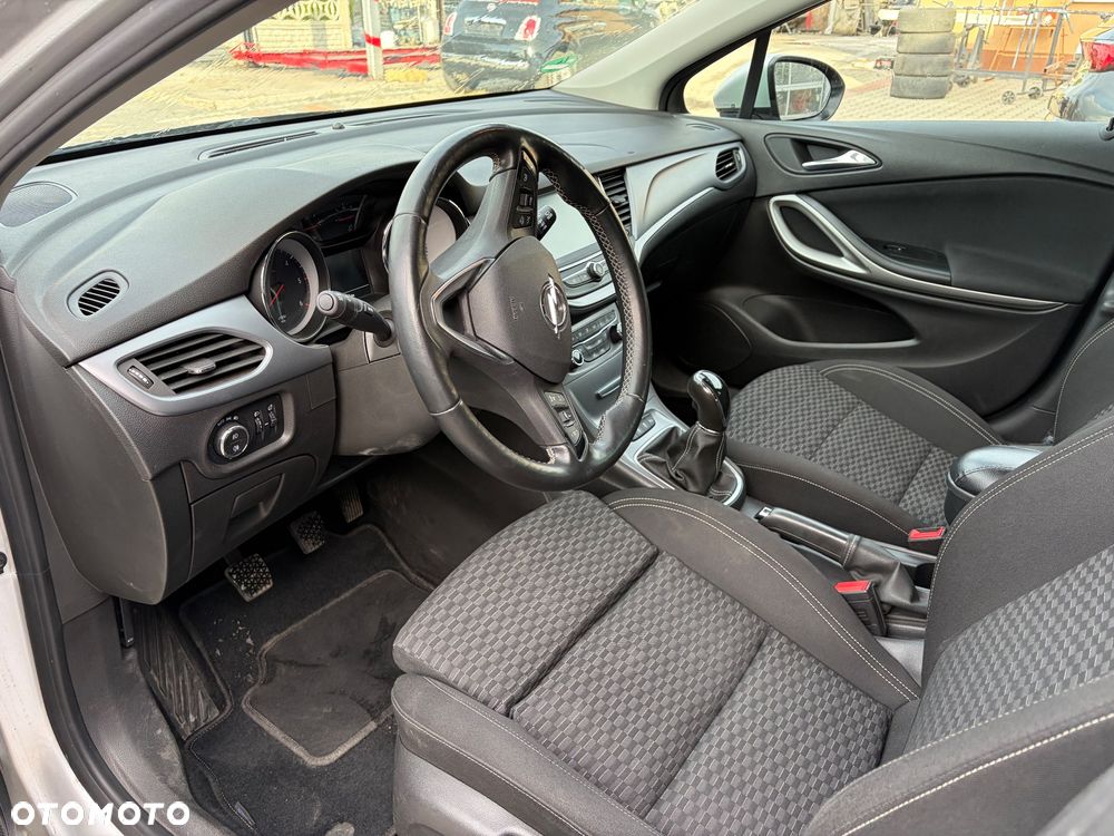 Opel Astra 1.6 D Start/Stop Dynamic - 6