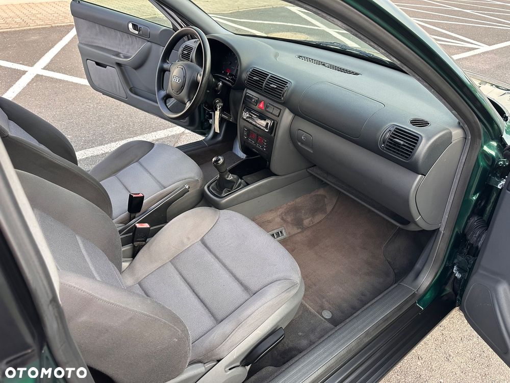 Audi A3 3-drzwiowe 1.6 Ambition - 19