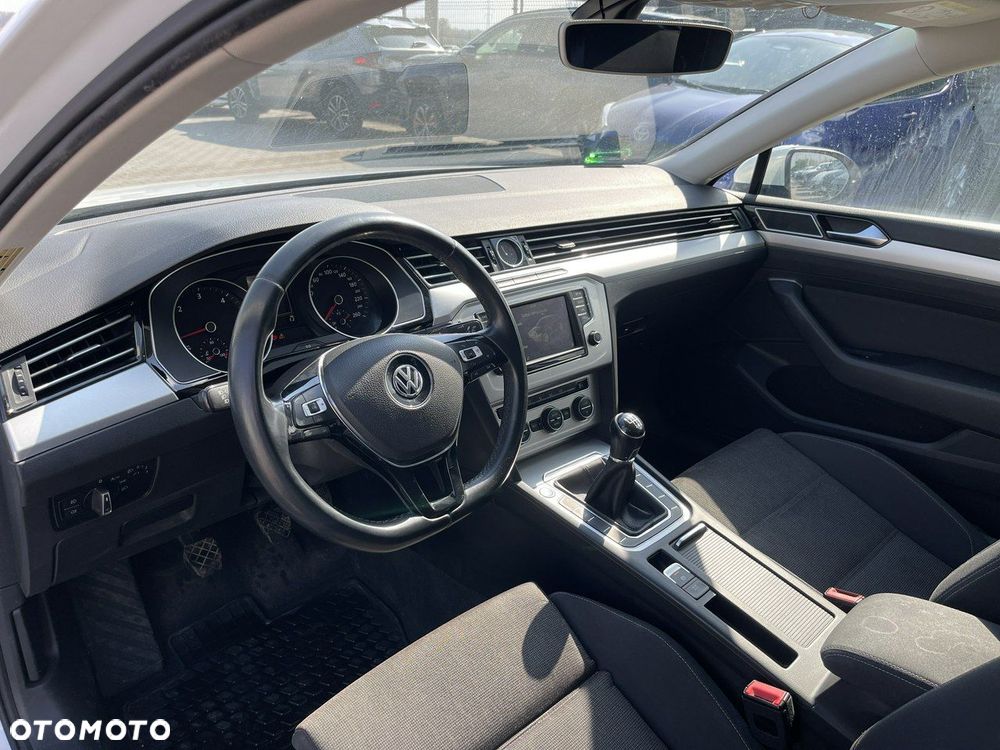 Volkswagen Passat - 6