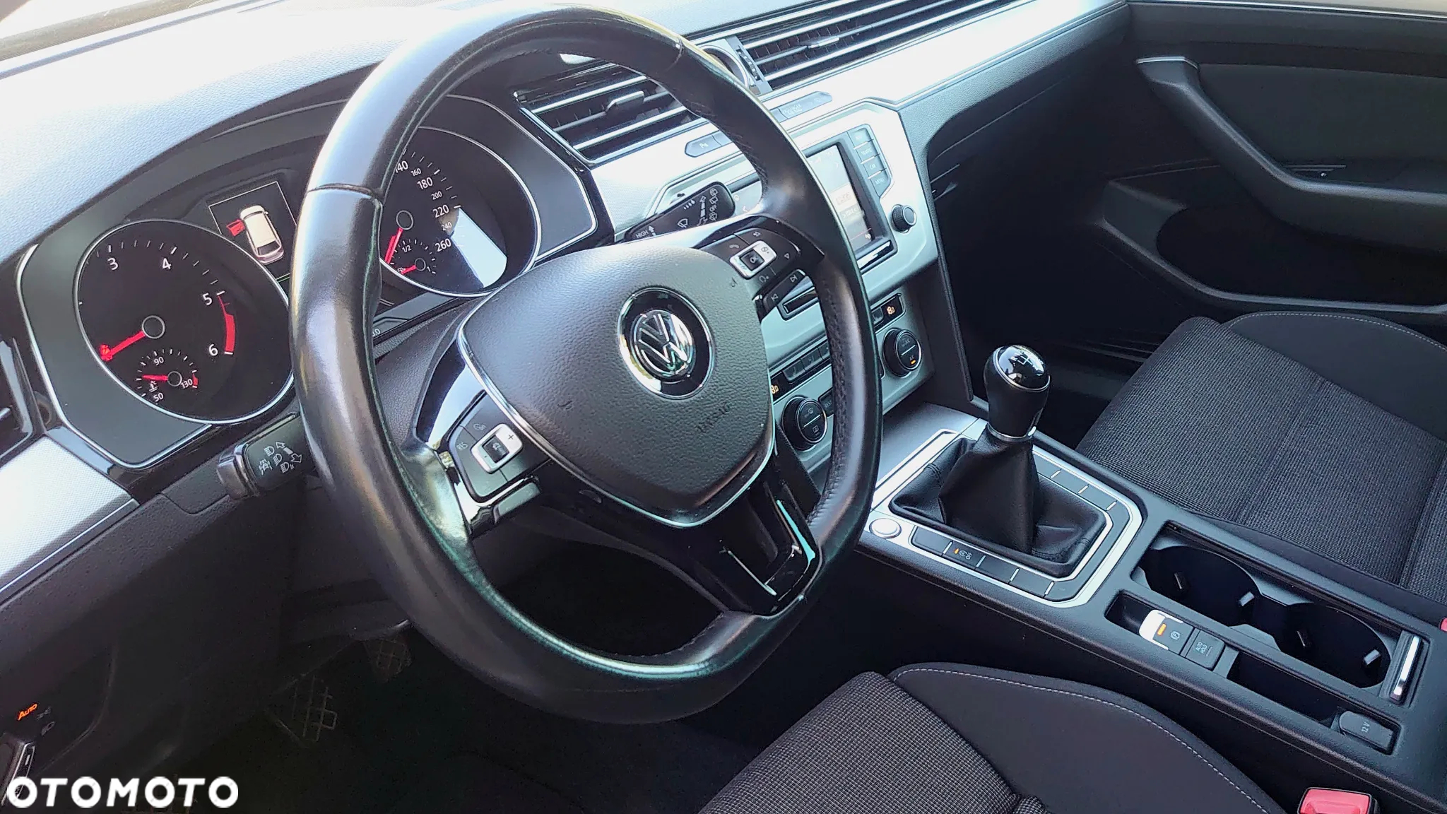 Volkswagen Passat Variant 2.0 TDI (BlueMotion Technology) Comfortline - 18