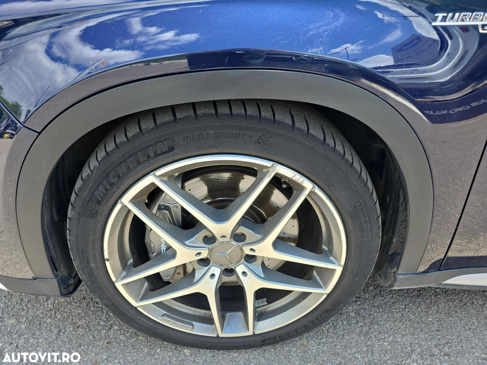 Mercedes-Benz GLA 45 AMG 4MATIC Aut. - 33