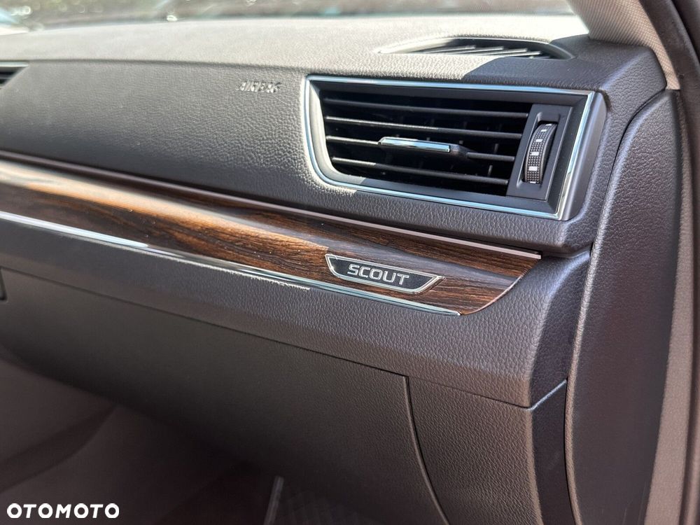 Skoda Superb 2.0 TDI SCR 4x4 Scout DSG - 39