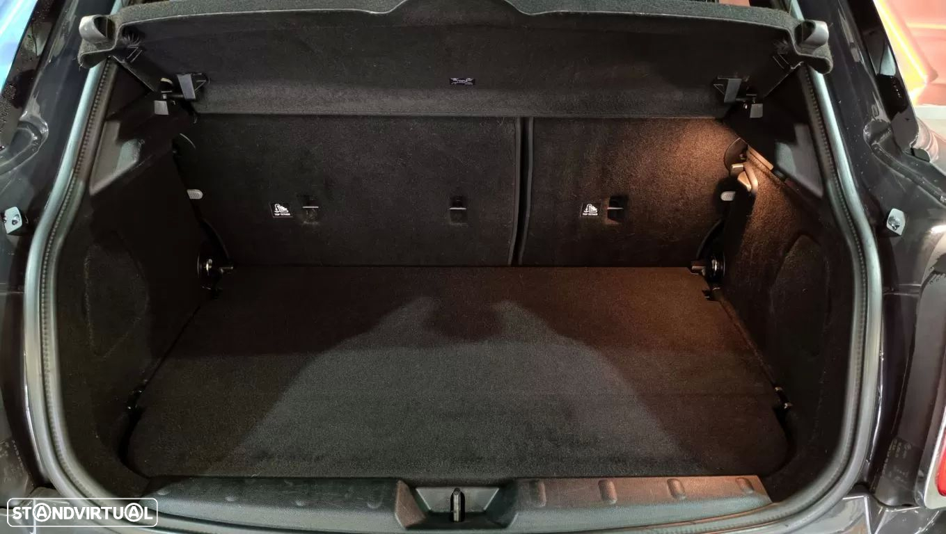 MINI 5 Portas Cooper SD Auto - 21