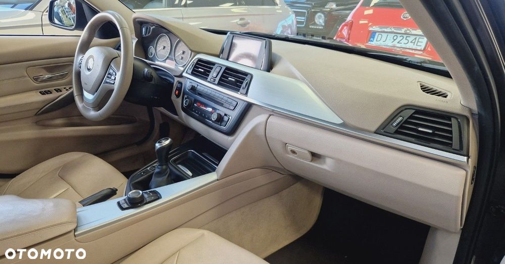 BMW Seria 3 328i Modern Line - 21