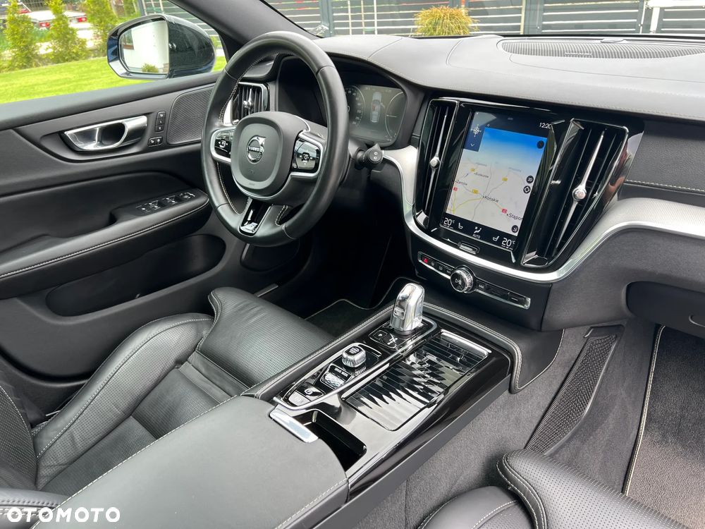 Volvo V60 T8 AWD Twin Engine Geartronic R-Design - 36
