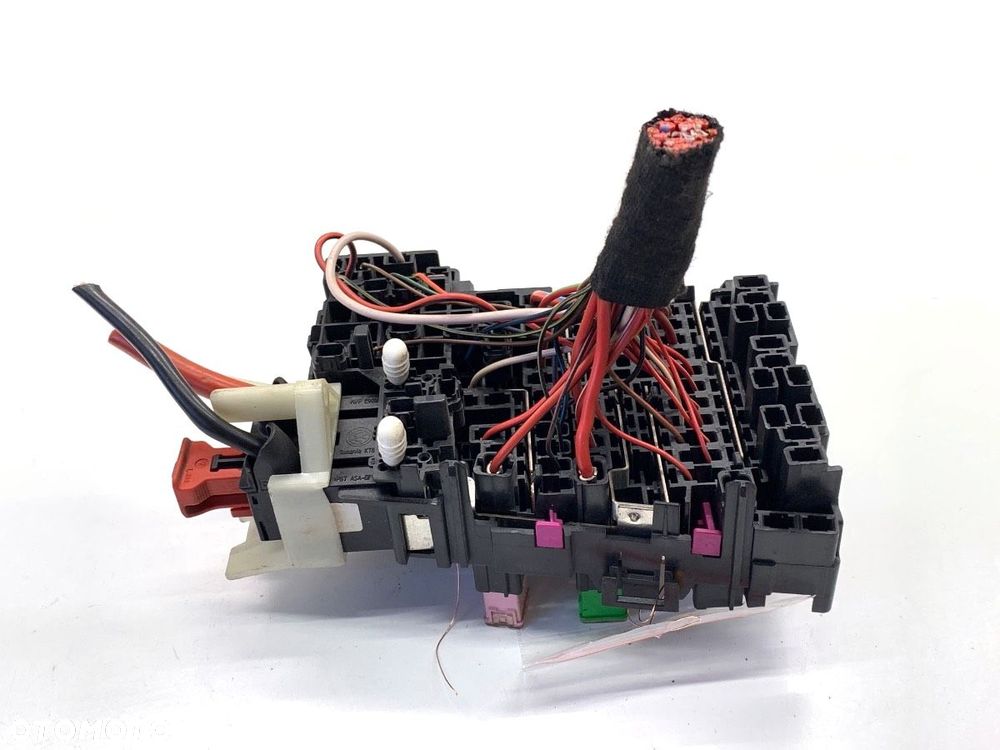 SKRZYNKA BEZPIECZNIKÓW  VW GOLF VII (5G1, BQ1, BE1, BE2) 2012 - 2022 e-Golf 85 kW [115 KM] - 1