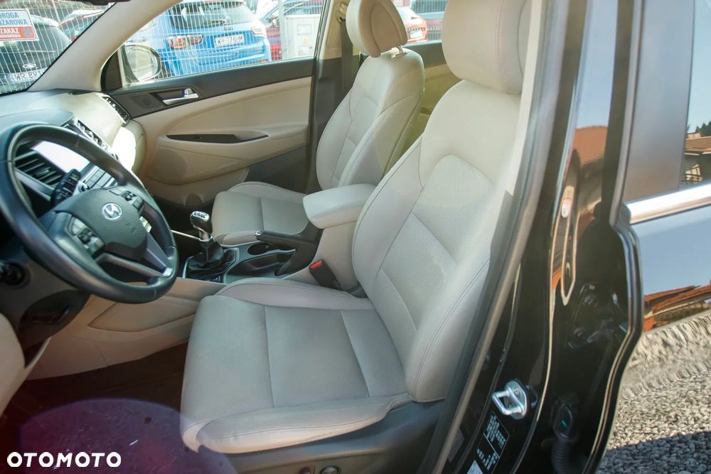 Hyundai Tucson 1.6 GDI BlueDrive Style 2WD - 27