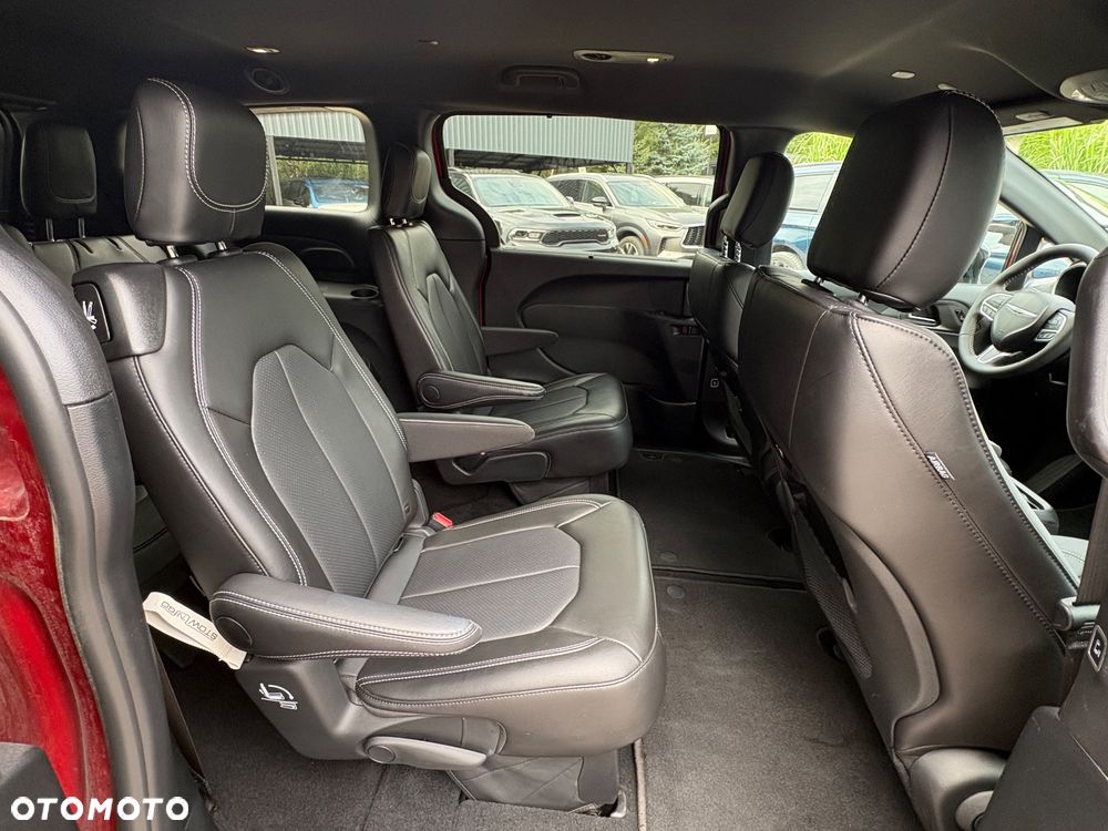 Chrysler Pacifica - 18