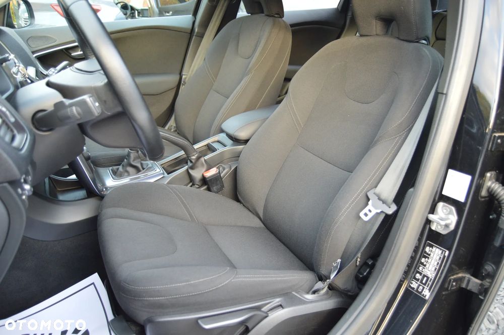 Volvo V40 D2 Momentum - 29