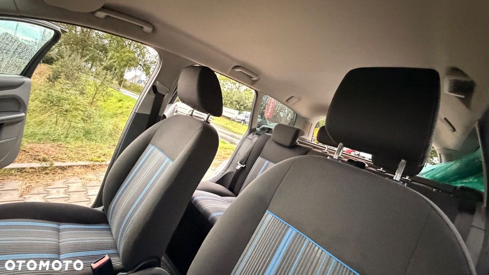 Ford Focus - 10