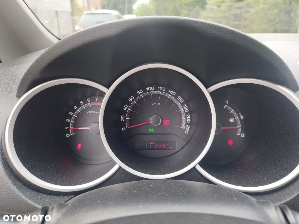 Kia Venga 1.4 M - 14