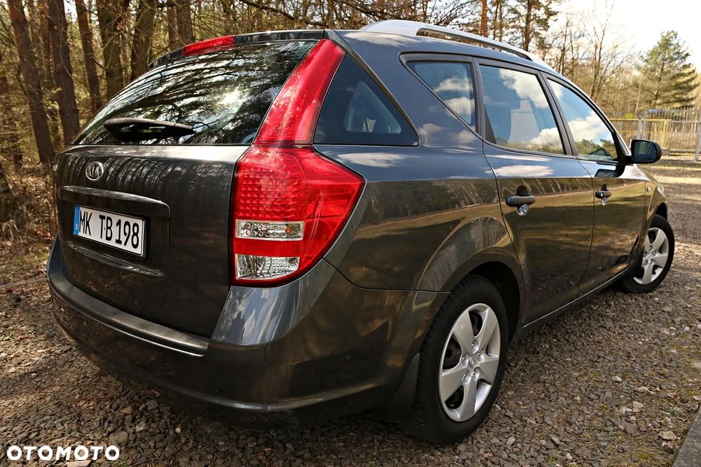 Kia Ceed 1.4 CVVT Attract - 23