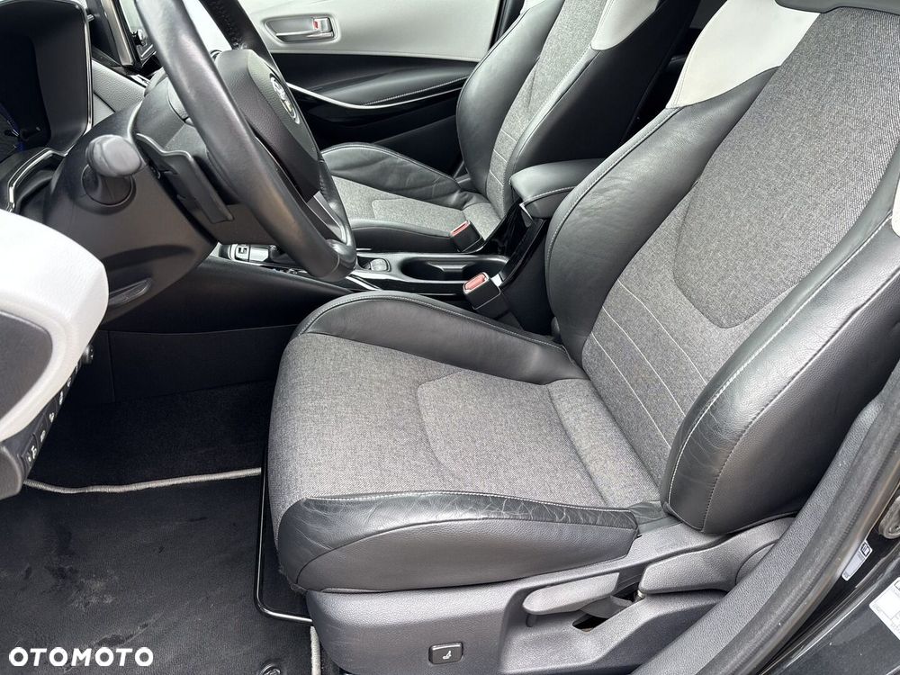 Toyota Corolla - 12
