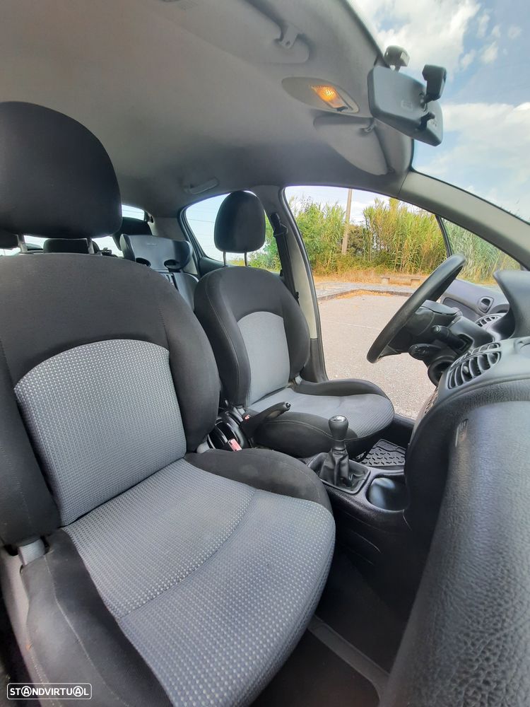 Peugeot 206 1.1 XT - 10