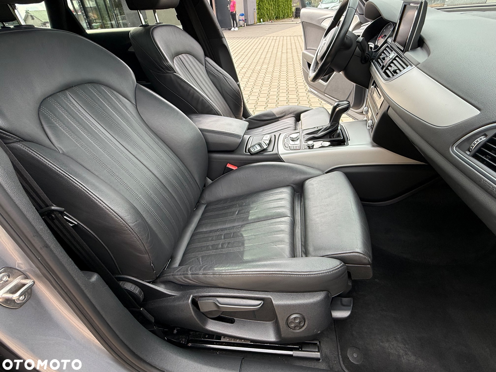 Audi A6 Avant 2.0 TDI Ultra S tronic - 14