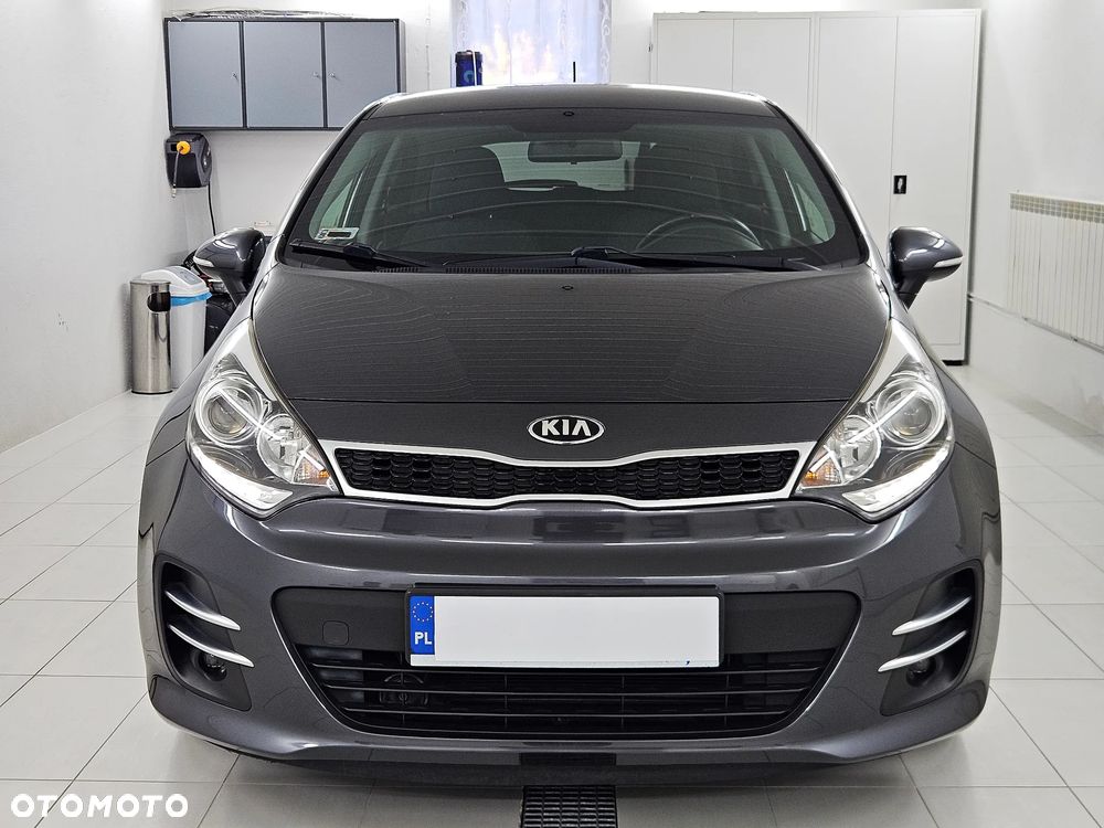 Kia Rio 1.2 L - 6
