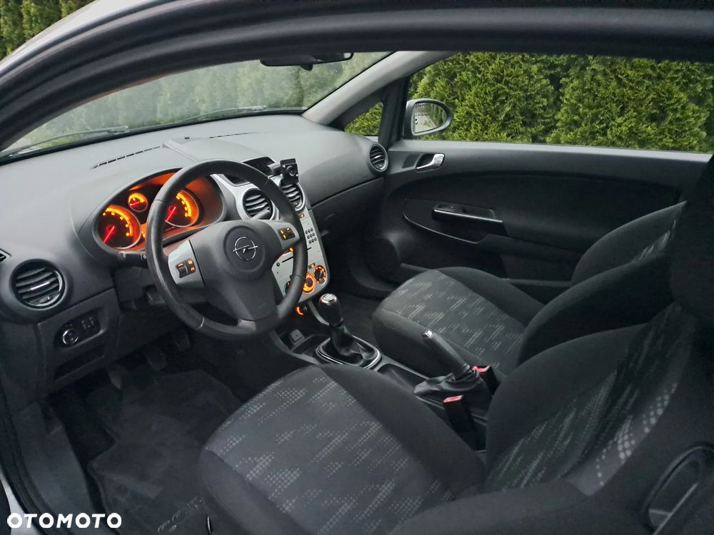 Opel Corsa 1.4 16V Satellite - 7