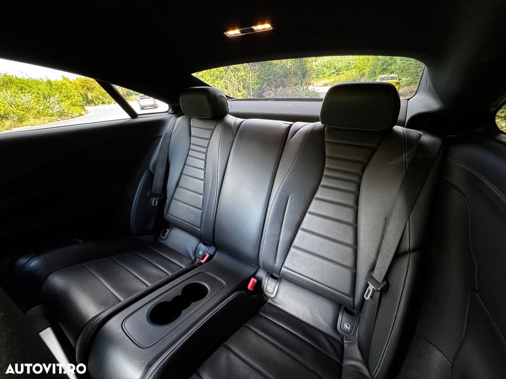Mercedes-Benz E 220 d 4MATIC Aut. - 12