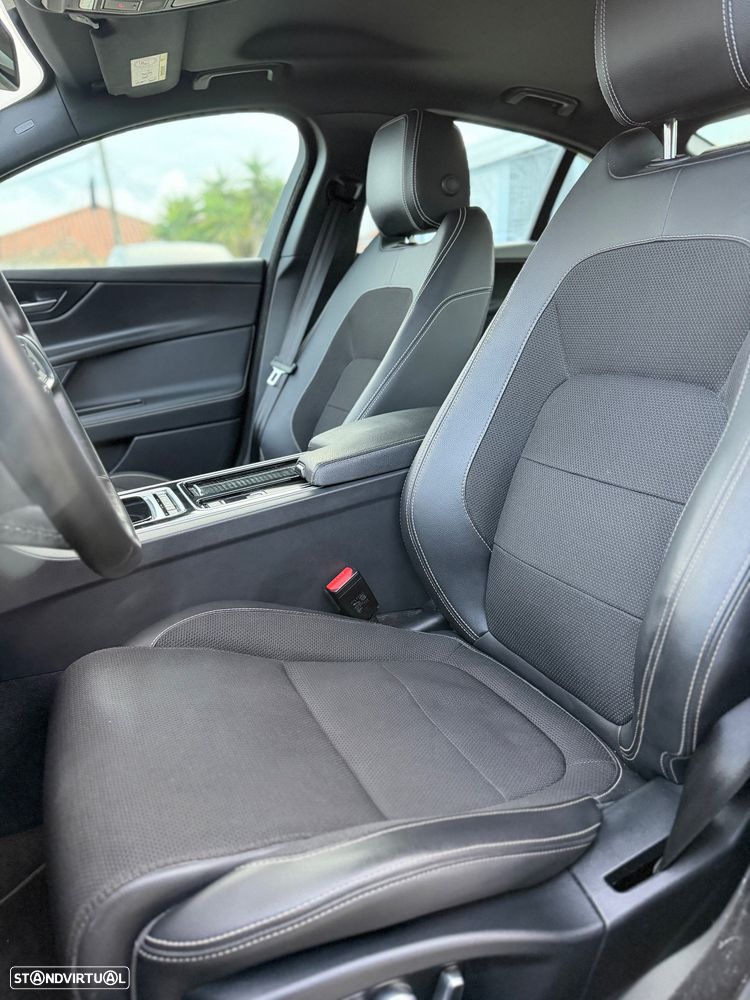 Jaguar XE E-Performance Aut. R-Sport - 8