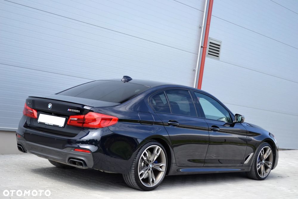 BMW Seria 5 M550i xDrive sport - 4