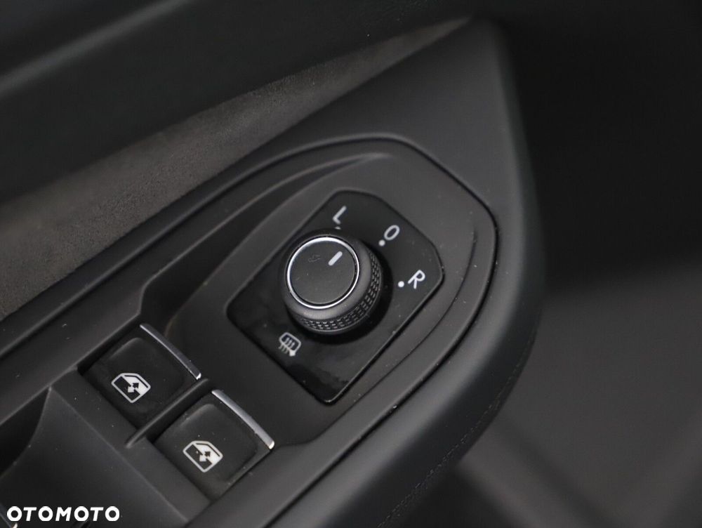 Volkswagen Golf Variant - 24