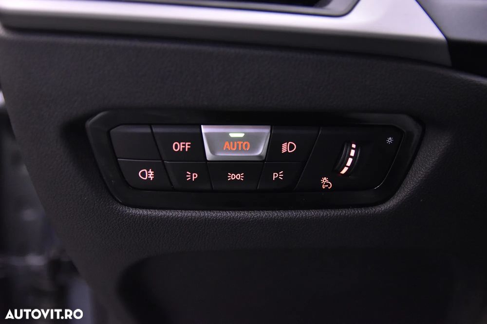 BMW Seria 3 318i Touring Aut. - 15
