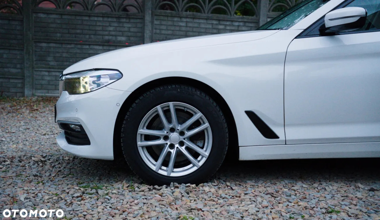 BMW Seria 5 520i - 12