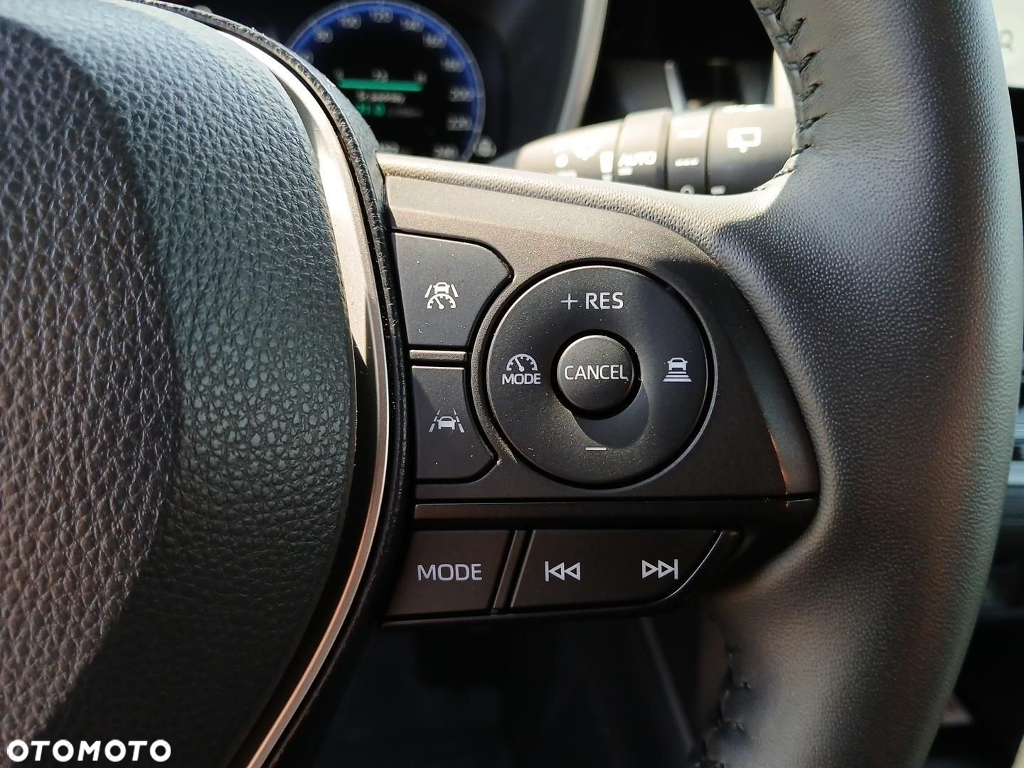 Toyota Corolla Cross 2.0 Hybrid Executive - 27