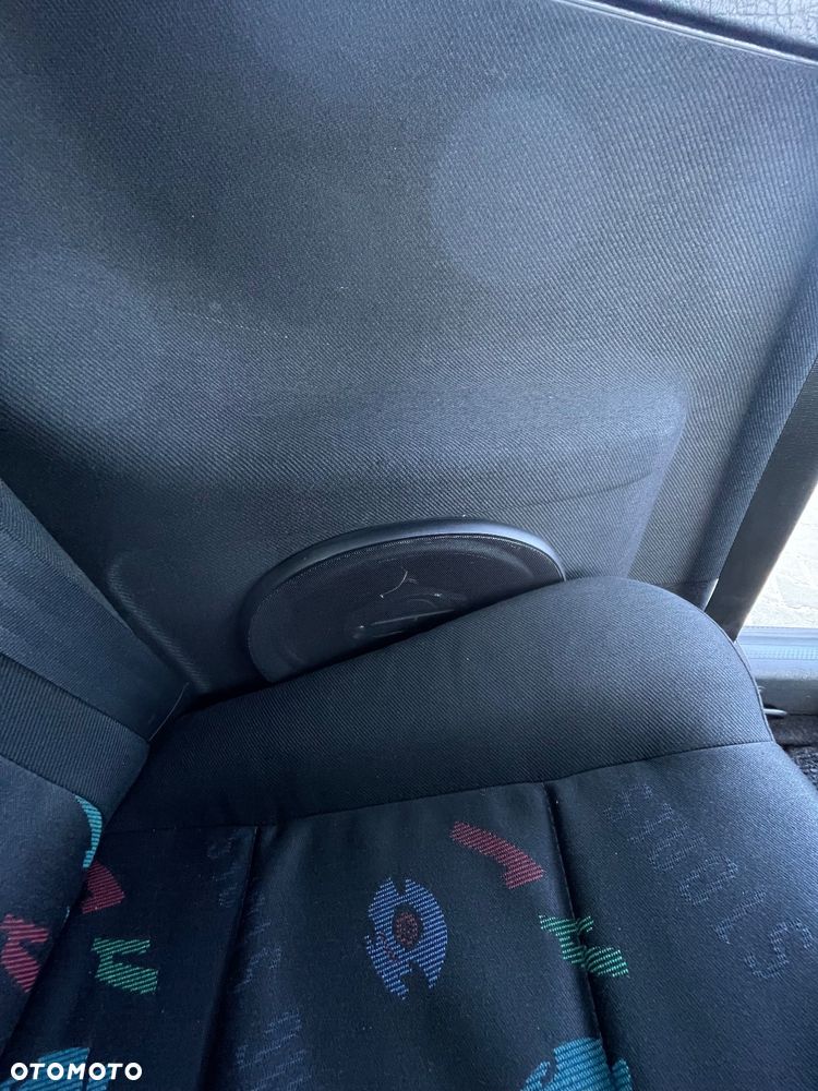 Volkswagen Golf 1.8 GL - 28