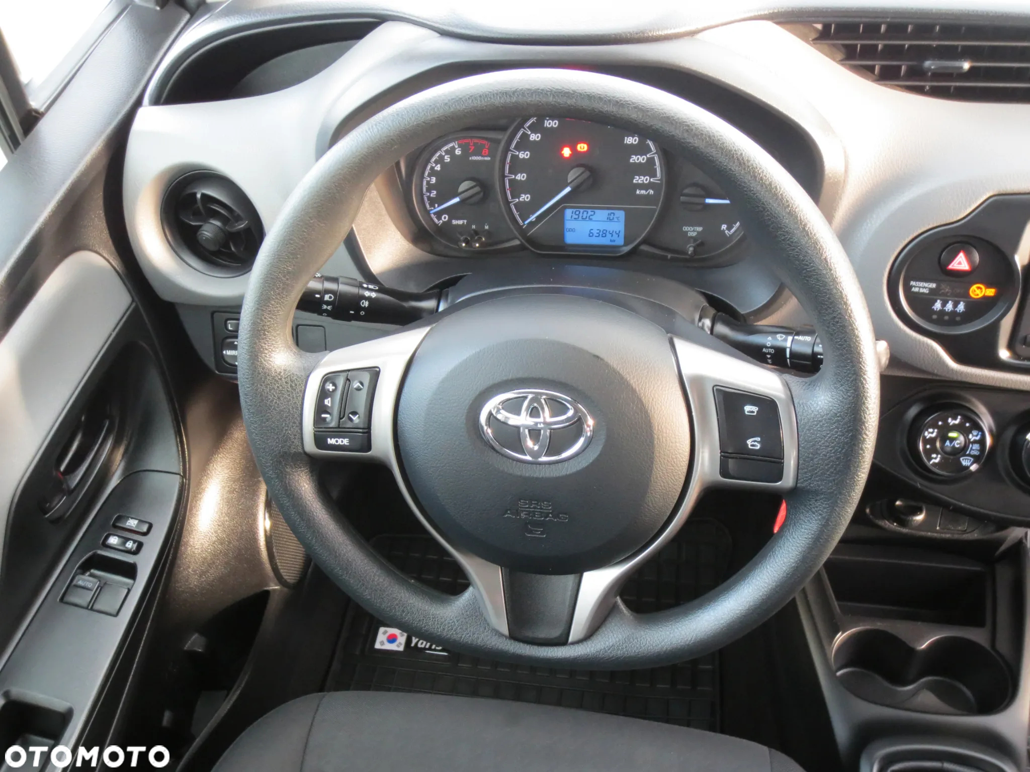 Toyota Yaris - 14