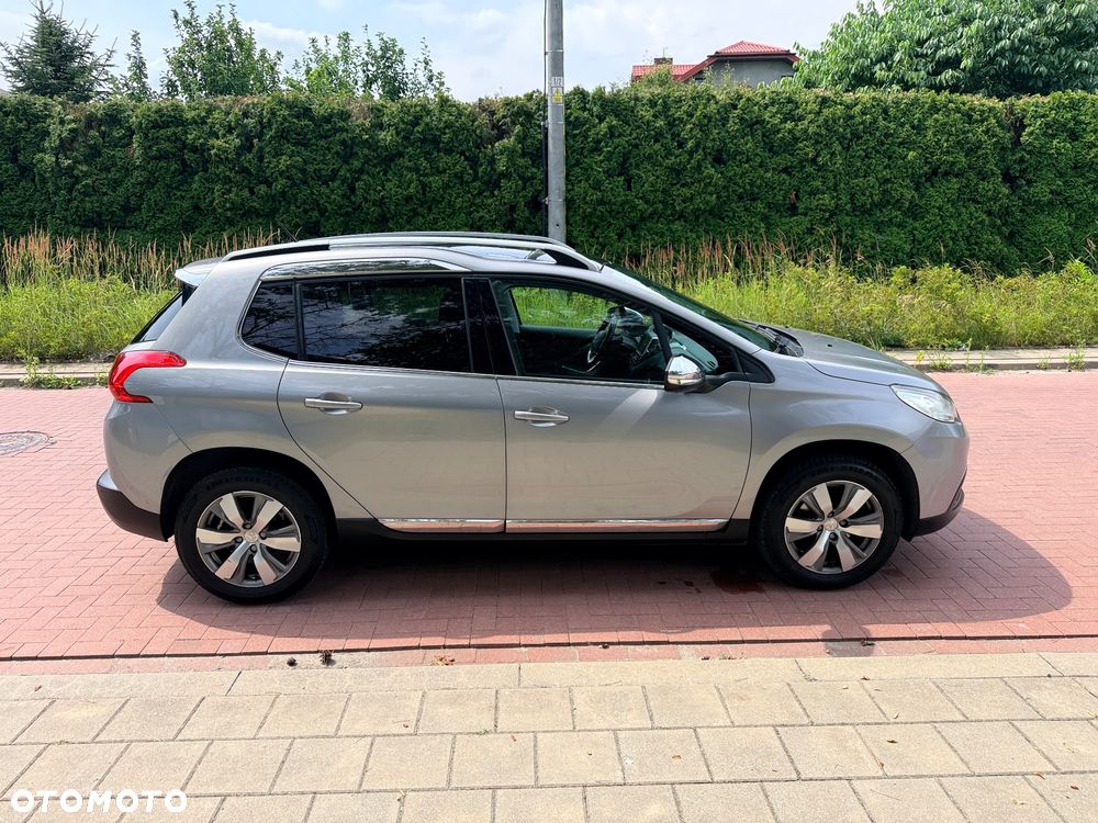 Peugeot 2008 1.2 Pure Tech Allure S&S - 14