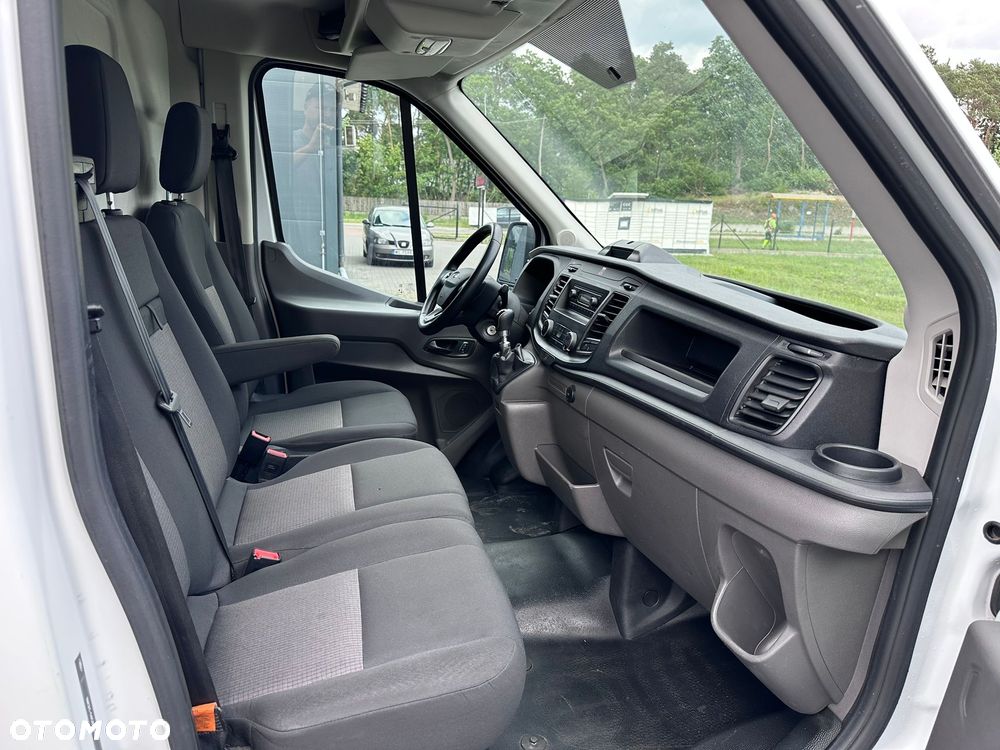 Ford Transit - 12
