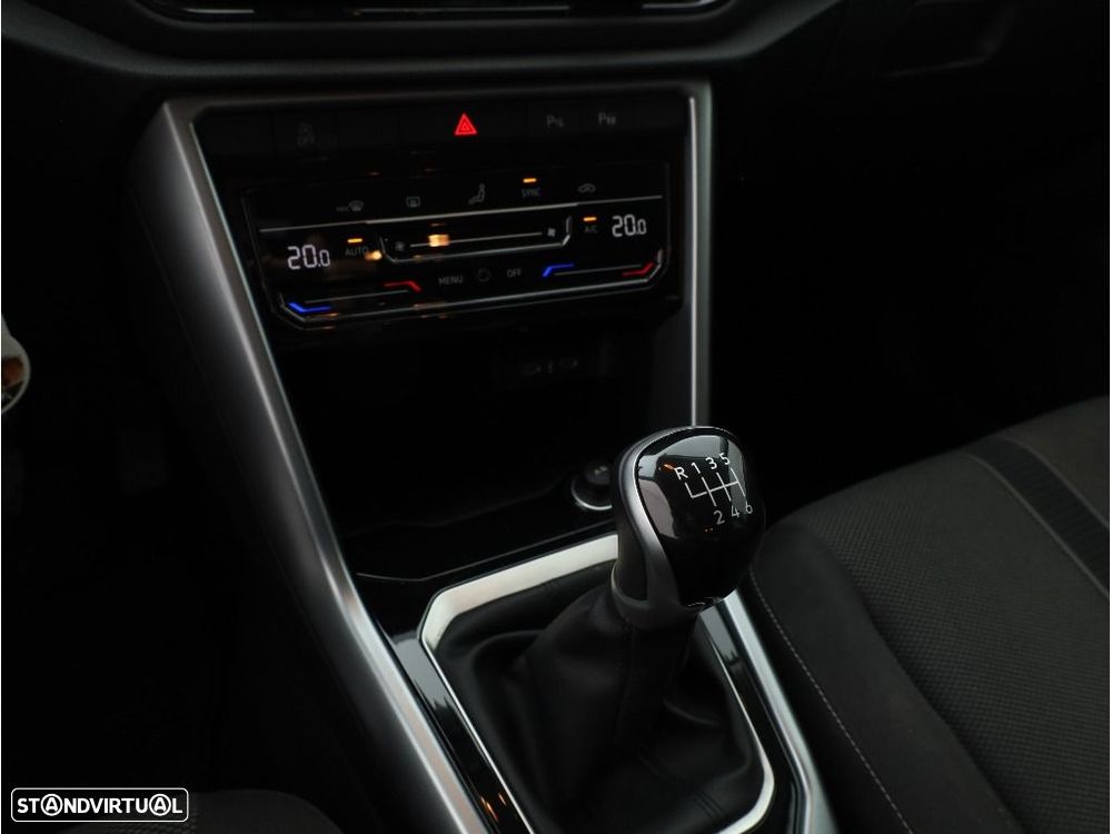 VW T-Roc 1.0 TSI Urban - 25
