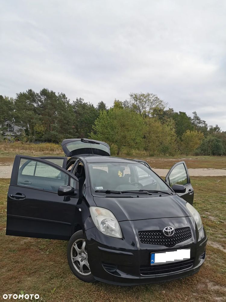 Toyota Yaris - 11