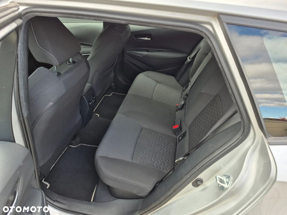 Toyota Corolla 2.0 Hybrid Comfort - 6
