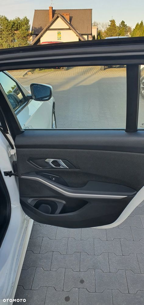 BMW Seria 3 318d - 21