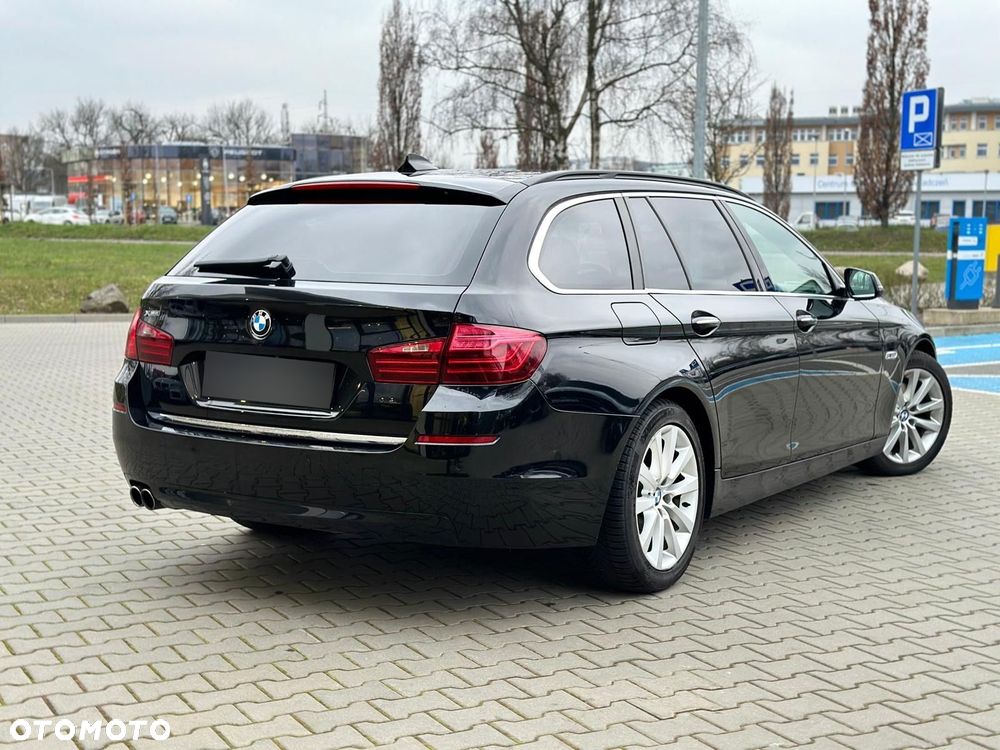 BMW Seria 5 525d xDrive Luxury Line - 1