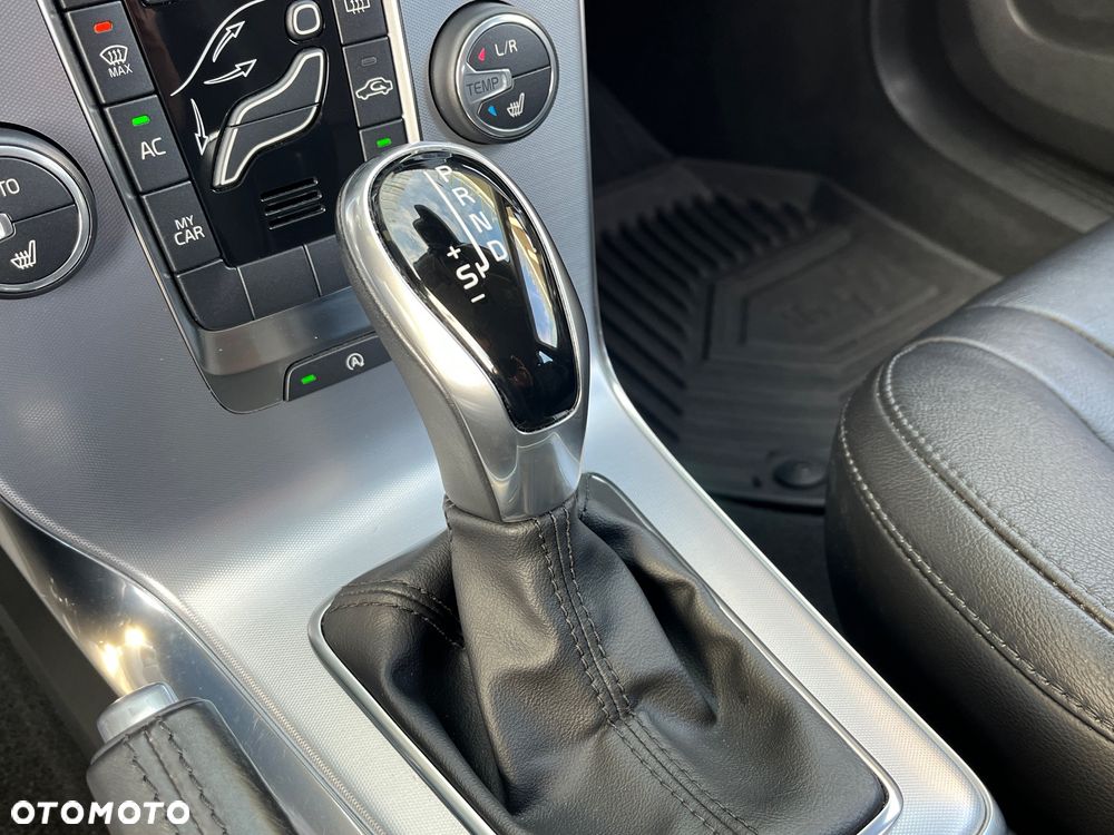 Volvo V40 T3 Drive-E Inscription - 33