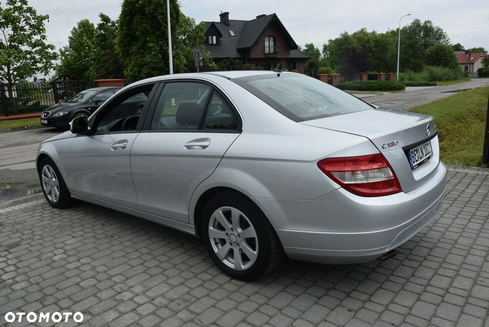 Mercedes-Benz Klasa C 180 Kompressor Automatik Classic - 17