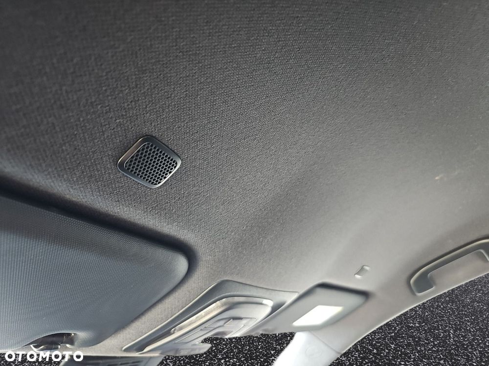 Toyota Corolla 1.8 Hybrid Comfort - 17