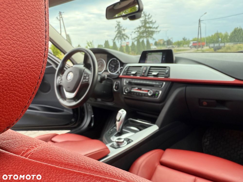 BMW Seria 3 320d Touring Blue Performance Sport Line - 18