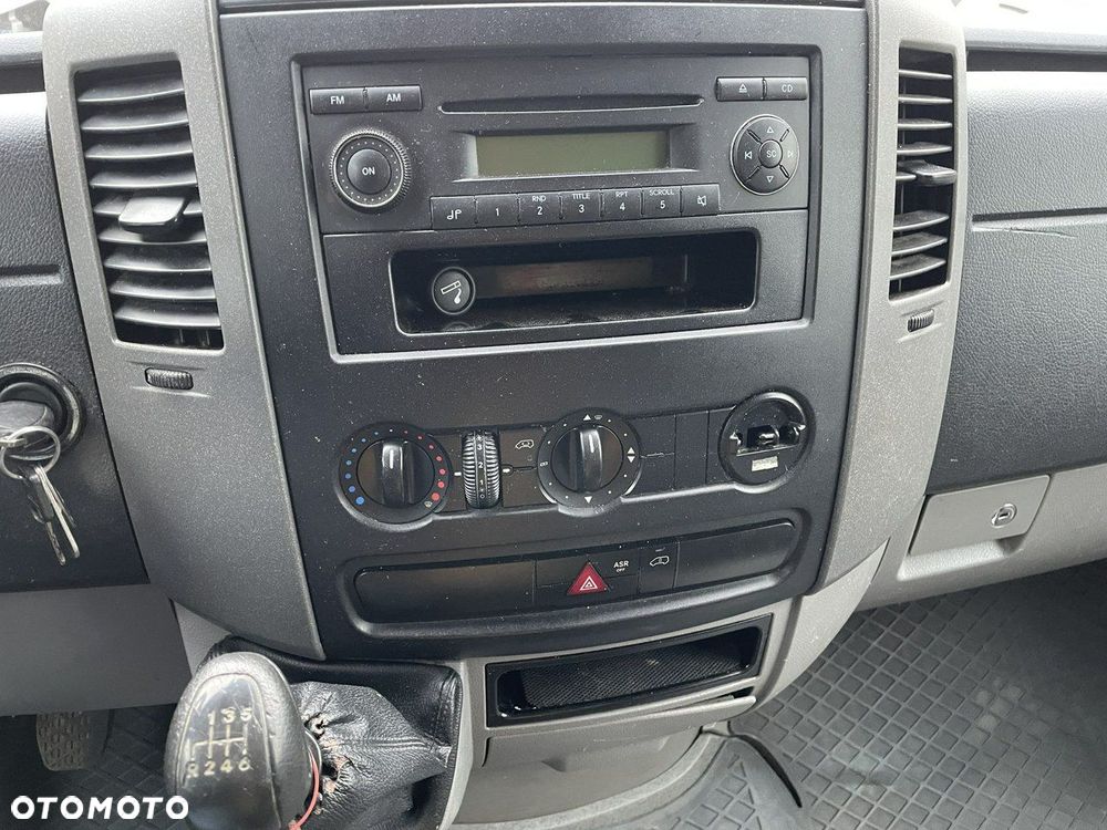 Mercedes-Benz Sprinter - 15