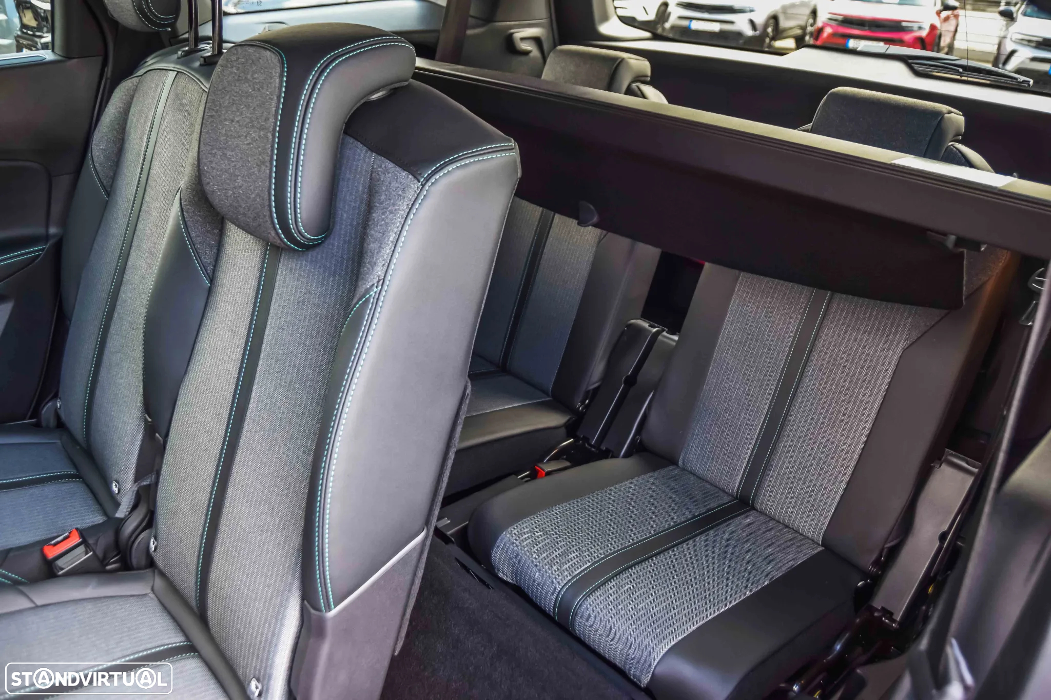 Peugeot 5008 1.5 BlueHDi Allure Pack EAT8 - 16