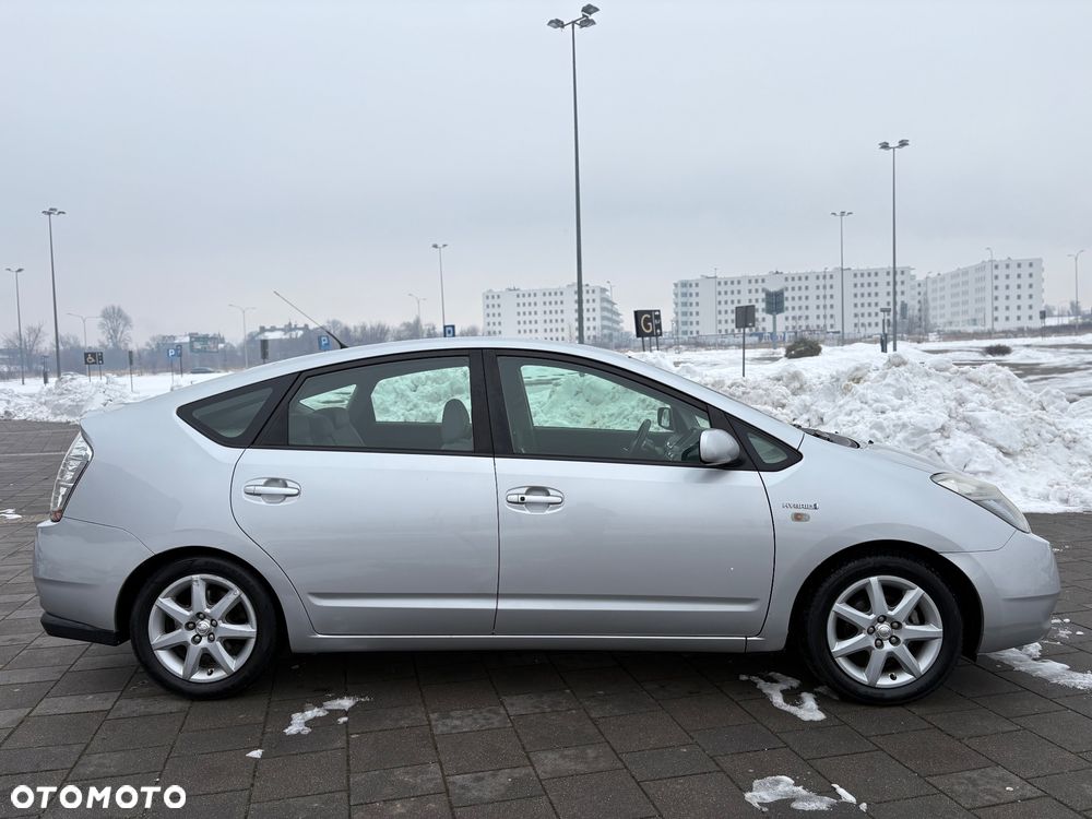 Toyota Prius 1.5 VVT-i Sol - 4