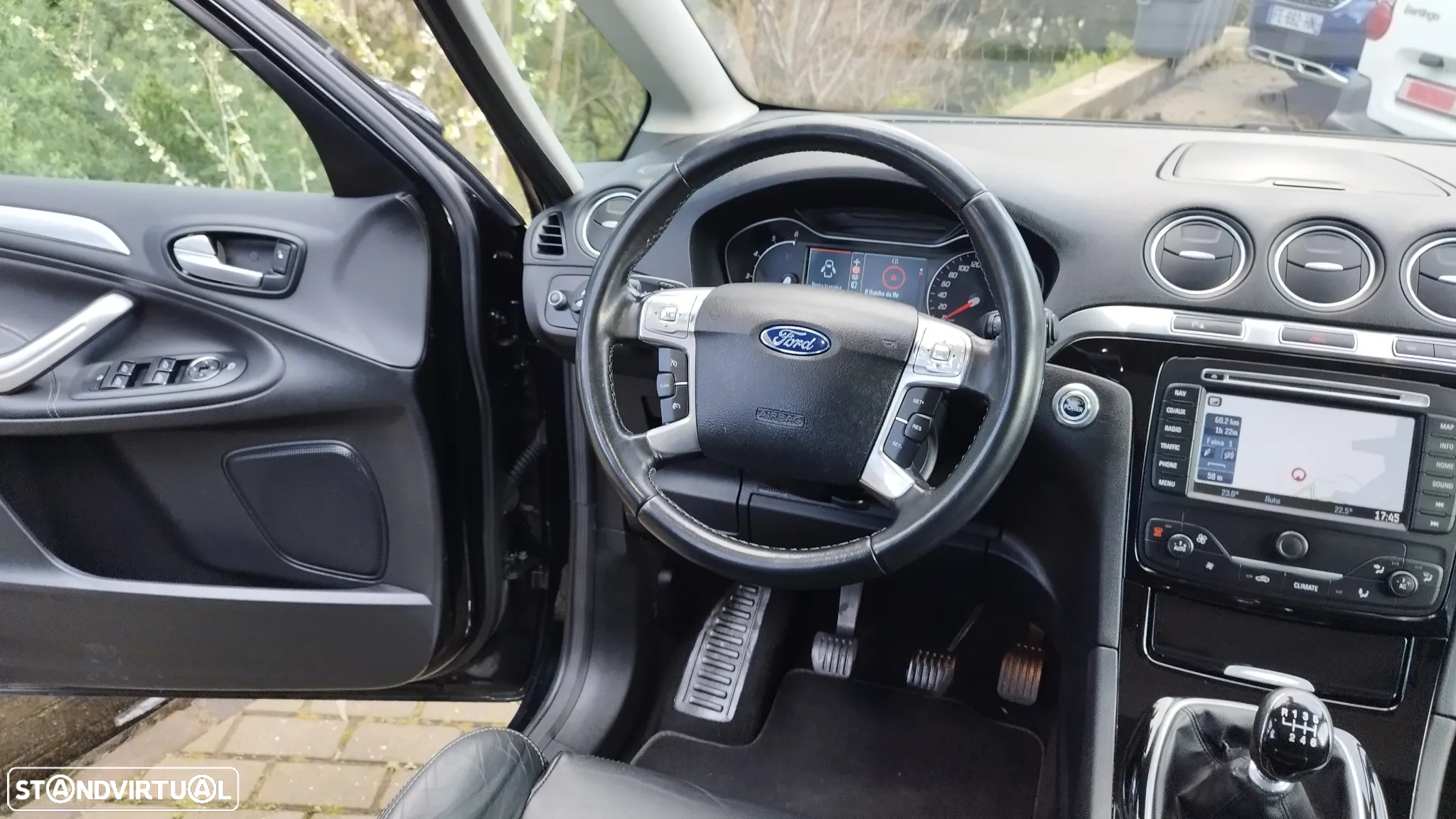Ford S-Max 2.0 TDCi Titanium 7L 139g - 26