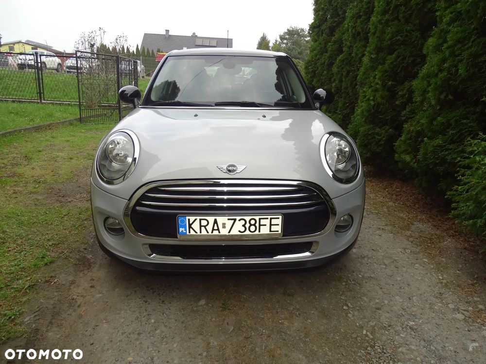 MINI Cooper Essential Trim - 3