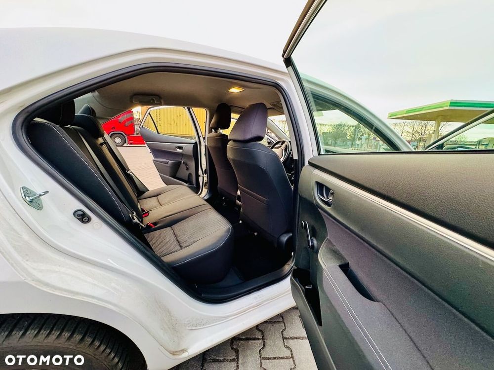 Toyota Corolla 1.6 Premium - 24