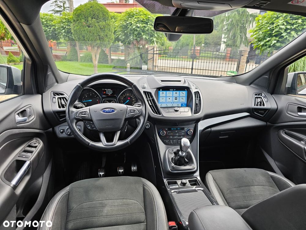 Ford Kuga 2.0 TDCi 4x4 ST-Line - 32